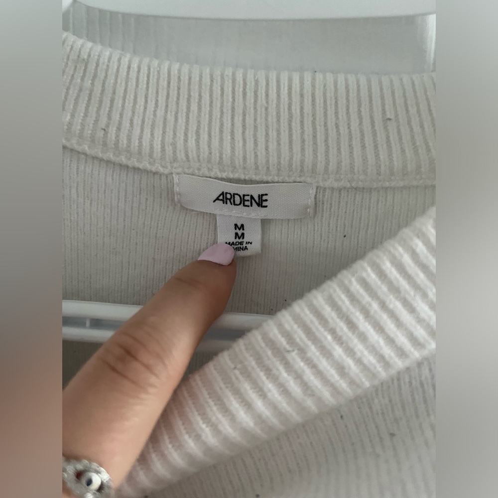 ARDENE medium white long sleeve - Picture 2 of 3